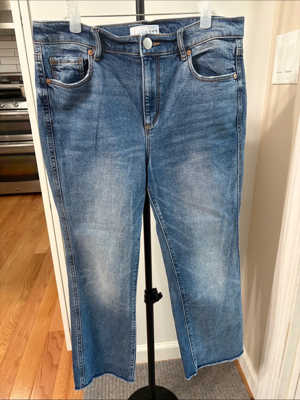 LOFT Blue Denim Medium Wash Stretch Classic Five Pocket Cropped Jeans Size 6P